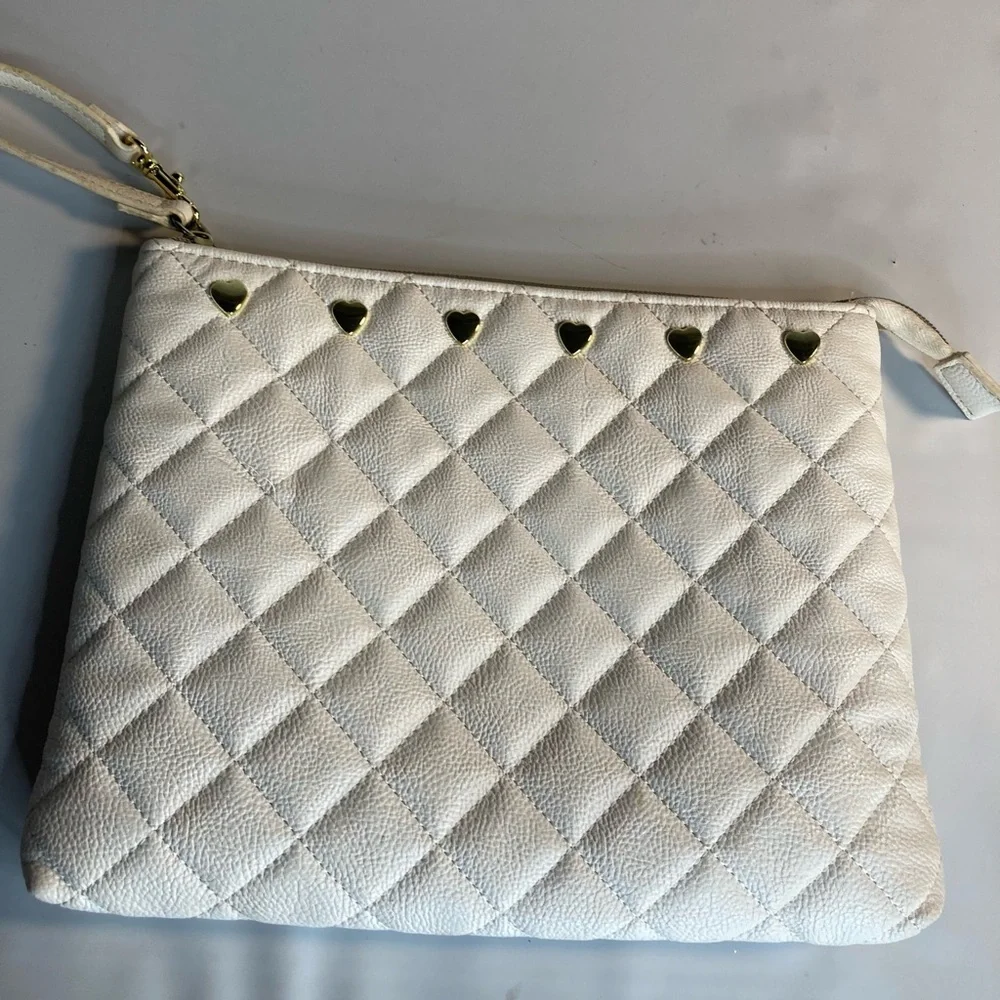 Betsey Johnson white quilted heart cosmetic make up travel bag